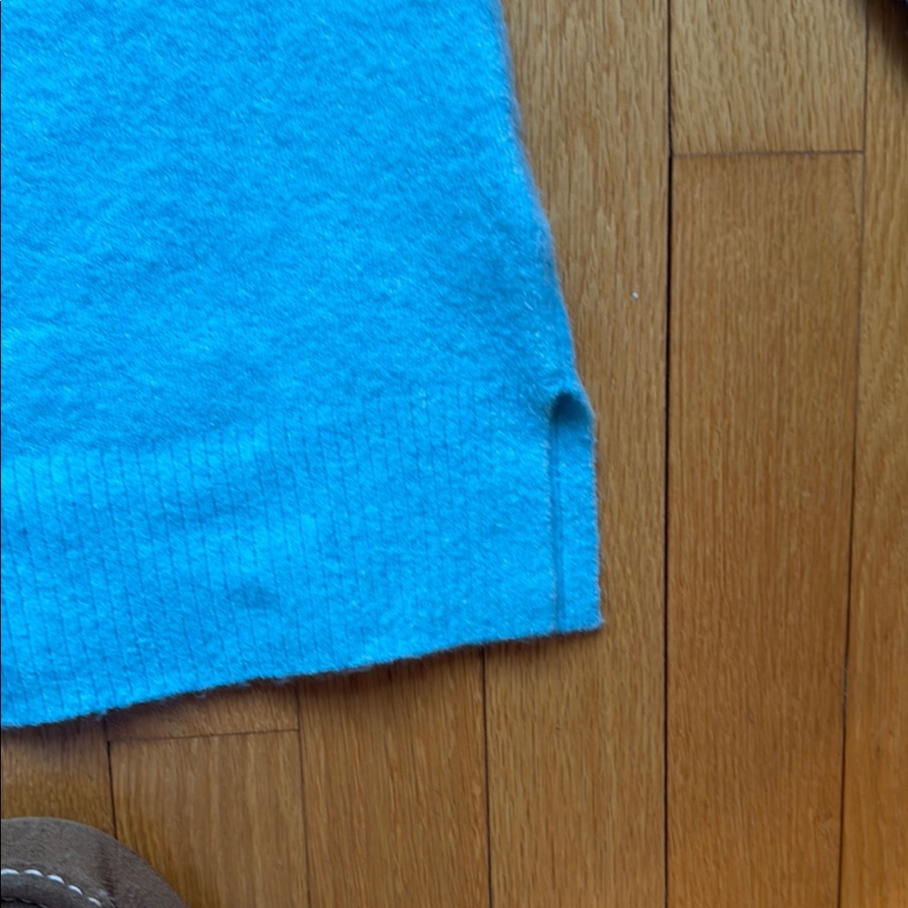 J. Crew Factory Aqua Blue Crew Neck Sweater Soft and Casual, brand new - Picture 3 of 4